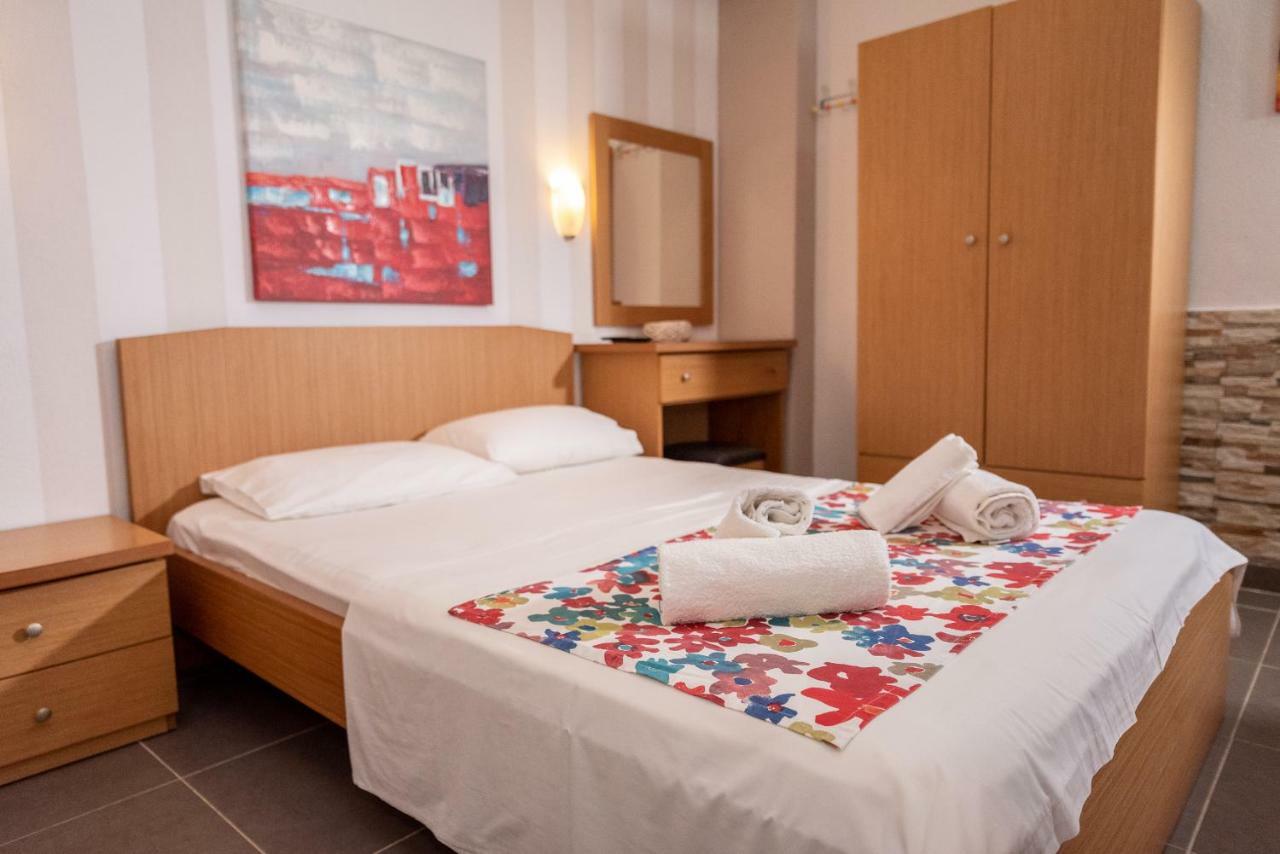Nikos Apartments Ormos Panagias Eksteriør billede